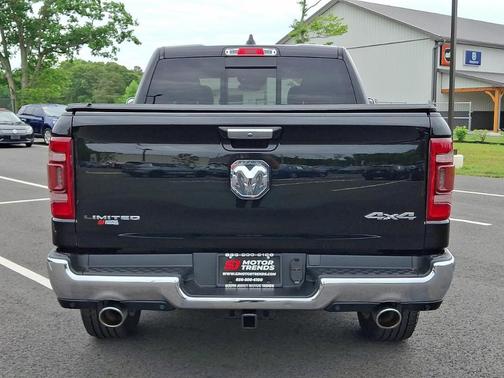 Diamond Black Crystal Pearlcoat 2019 RAM 1500 Limited