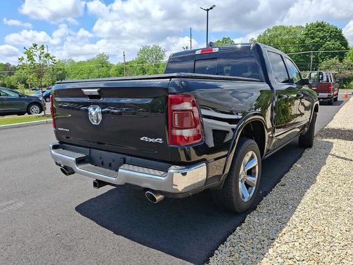 Diamond Black Crystal Pearlcoat 2019 RAM 1500 Limited
