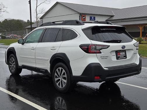 Crystal White Pearl 2024 Subaru Outback Premium