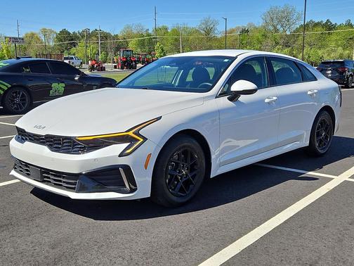 Snow White Pearl 2025 Kia K5 LXS
