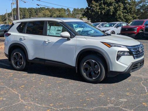 Everest White P 2026 Nissan Rogue SV