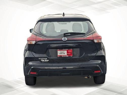 2021 Nissan Kicks S