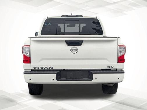 2023 Nissan Titan SV