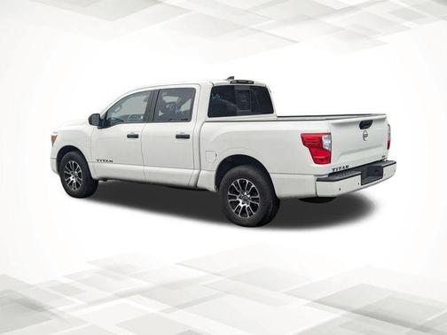 2023 Nissan Titan SV
