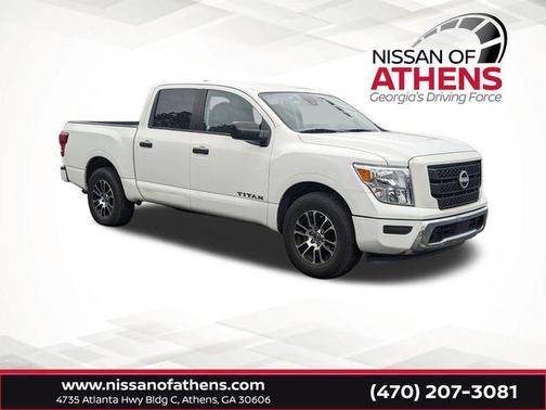 2023 Nissan Titan SV