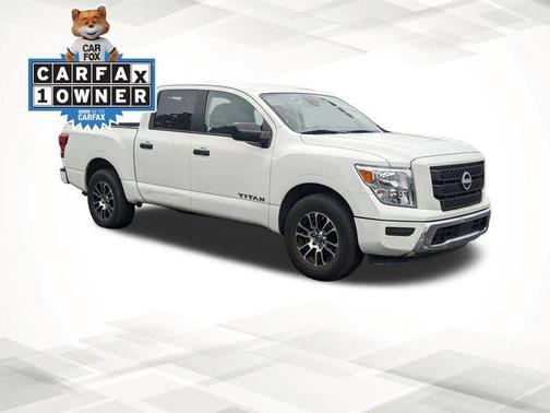 2023 Nissan Titan SV