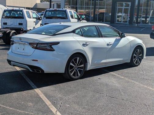 2023 Nissan Maxima SV