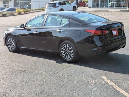 Super Black 2024 Nissan Altima 2.5 SV