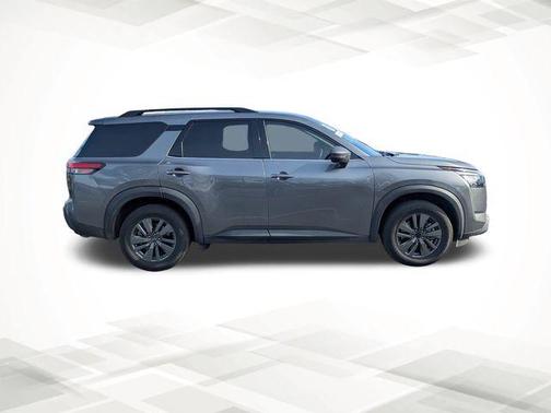2023 Nissan Pathfinder SV