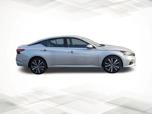 2022 Nissan Altima 2.5 Platinum
