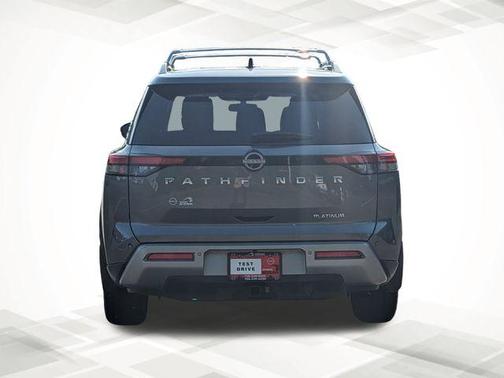 2022 Nissan Pathfinder Platinum