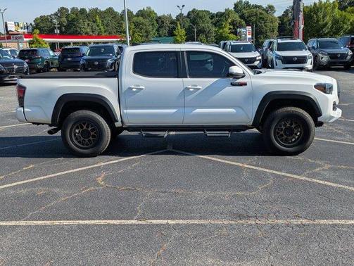 Super White 2018 Toyota Tacoma TRD Pro