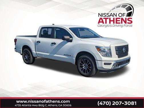 2022 Nissan Titan SV