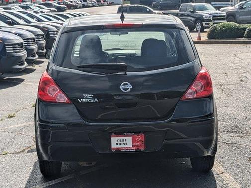 2011 Nissan Versa 1.8 S