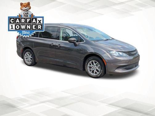 Crystal Metallic 2023 Chrysler Voyager LX