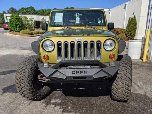 Photo 3 of 3 of 2010 Jeep Wrangler Unlimited Rubicon