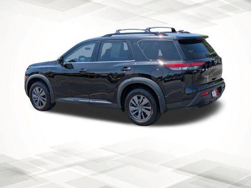 Black 2022 Nissan Pathfinder SV