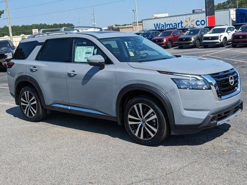 2025 Nissan Pathfinder Platinum