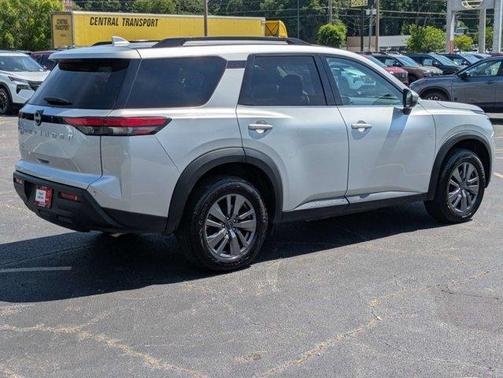 Brilliant Silver Metallic 2025 Nissan Pathfinder SV