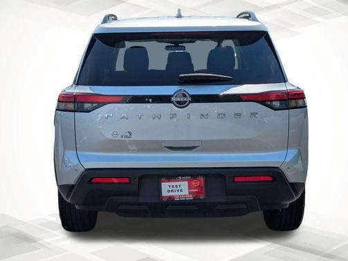 Brilliant Silver Metallic 2025 Nissan Pathfinder SV