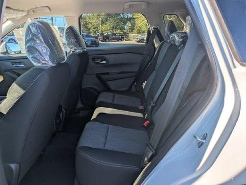 2027 Nissan Rogue SV