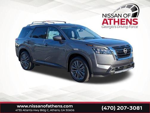 2025 Nissan Pathfinder SL