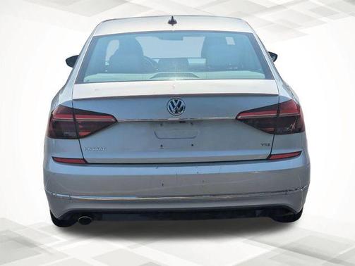 Reflex Silver Metallic 2017 Volkswagen Passat 1.8T R-Line