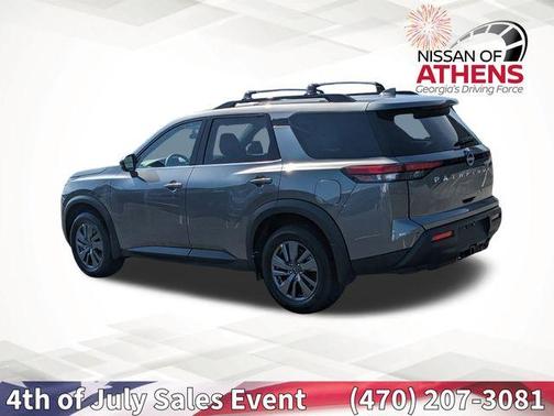 2025 Nissan Pathfinder SV