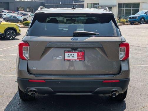 Stone Gray Metallic 2021 Ford Explorer XLT