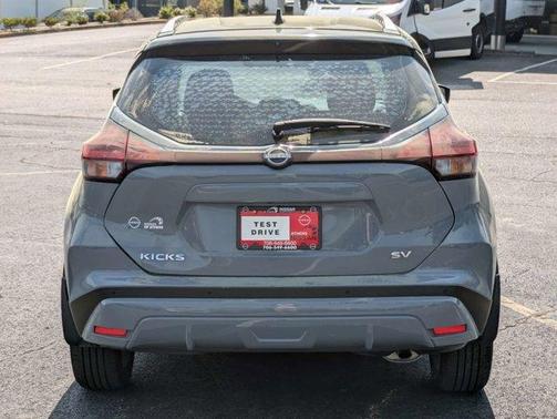 Boulder Gray Metallic 2024 Nissan Kicks SV