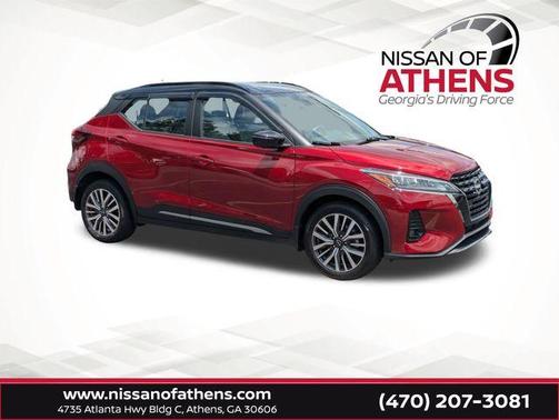 2 Tone Red / Black 2023 Nissan Kicks SR