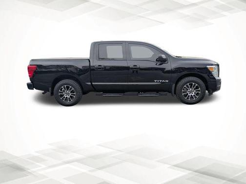 2023 Nissan Titan SV