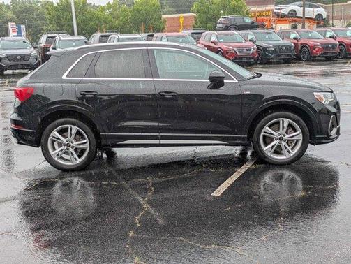 Mythos Black Metallic 2022 Audi Q3 45 S line Premium