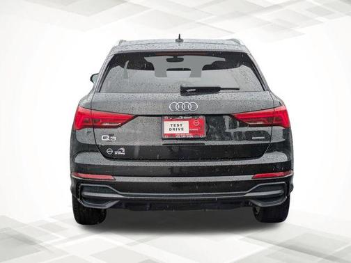 Mythos Black Metallic 2022 Audi Q3 45 S line Premium
