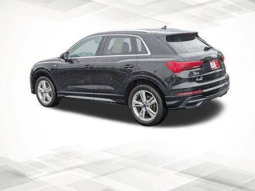 Mythos Black Metallic 2022 Audi Q3 45 S line Premium