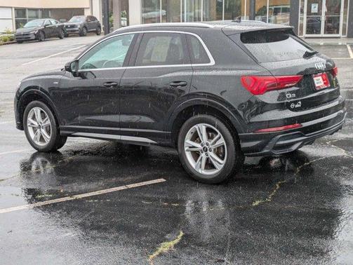 Mythos Black Metallic 2022 Audi Q3 45 S line Premium