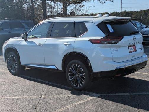 Everest White P 2026 Nissan Rogue Platinum