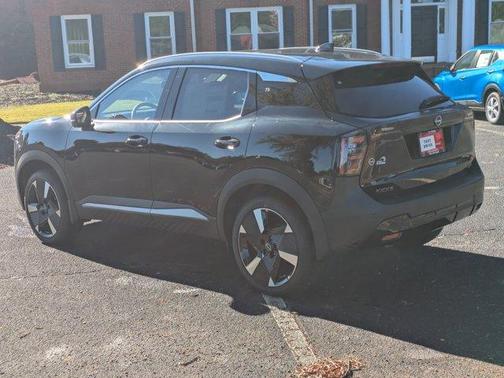 Super Black 2026 Nissan Kicks SR