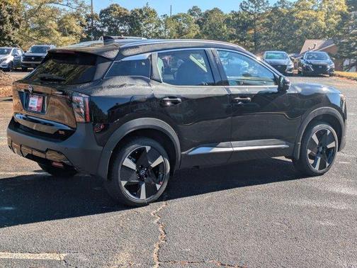 Super Black 2026 Nissan Kicks SR