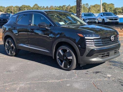 Super Black 2026 Nissan Kicks SR