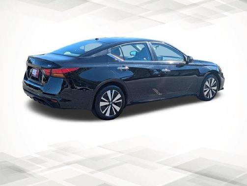 Black 2022 Nissan Altima 2.5 SV