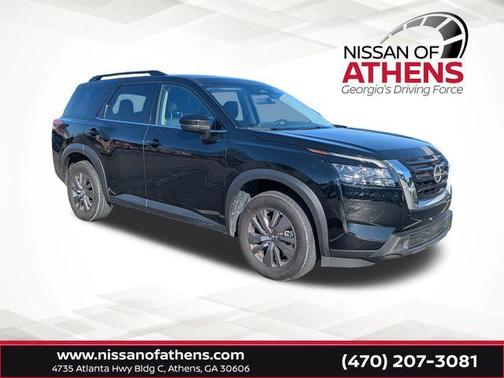 2025 Nissan Pathfinder SV