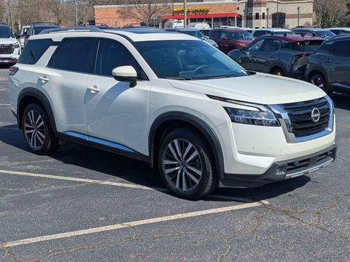 2022 Nissan Pathfinder Platinum