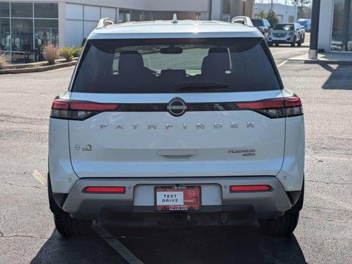 2022 Nissan Pathfinder Platinum