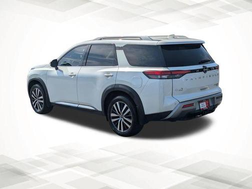 2022 Nissan Pathfinder Platinum