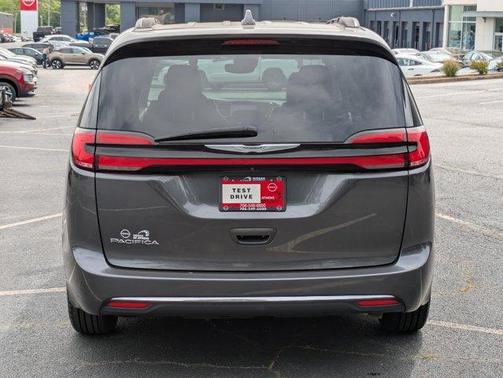 Crystal Metallic 2022 Chrysler Pacifica Touring-L