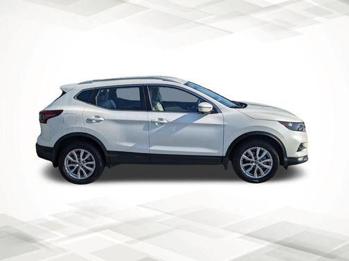 2022 Nissan Rogue Sport SV