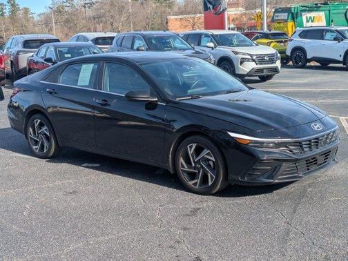 2024 Hyundai ELANTRA SEL