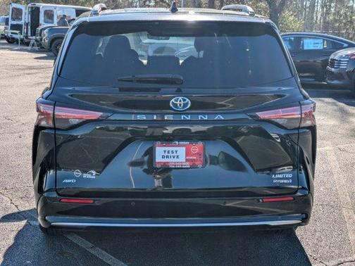 2022 Toyota Sienna Limited