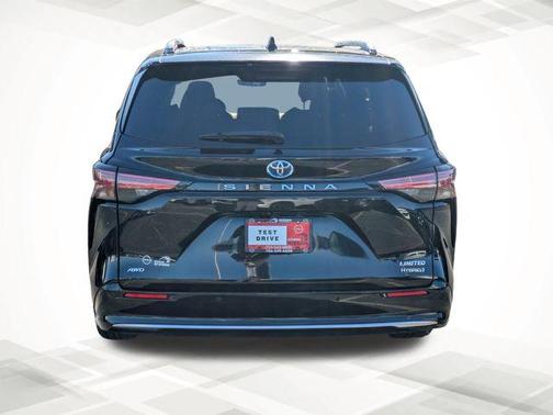 2022 Toyota Sienna Limited